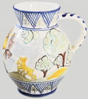 Vadászmintás mázas kerámia kancsó, jelzett, minimális pattogzással, m: 20 cm