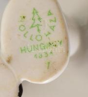 Hollóházi Piroska és a farkas. Jelzett, kézzel festett, minimális mázhibával, m: 15,5 cm