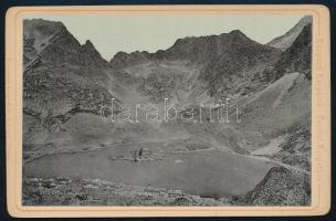 cca 1890 Magas-Tátra, Központi Kárpátok. Béka tó és tengerszemcsúcs Stengel, keményhátú fotó 10,5x16,5 cm / High Tatras, vintage photo, Frosch See und Meeraugespitze
