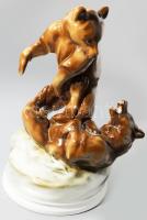 Zsolnay birkózó medvék. Kézzel festett, jelzett, terv.: Markup Béla. Hibátlan, m: 30 cm