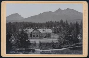 cca 1890 Magas-Tátra, Tátralomnic, vasútállomás Stengel, keményhátú fotó 10,5x16,5 cm / High Tatras, Railway station vintage photo