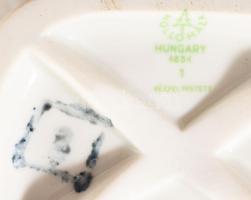 Hollóházi Matyónő. Jelzett, kézzel festett, hibátlan, m: 29,5 cm