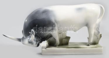 Zsolnay szürkemarha. Terv.:Sinkó András. Kézzel festett, jelzett, hibátlan, m: 15,5 cm, h: 32 cm