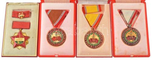 1989. "Szakszervezetek Országos Tanácsa, Szakszervezeti Munkáért arany fokozata" kitüntető jelvény aranyozott bronz kitüntetés, szalagsávon miniatűrrel, sérült dísztokban + 1965. "Szolgálati Érdemérem - A Haza Fegyveres Szolgálatában" 10, 15 és 25 év után műgyantás bronz kitüntetések mellszalagon, szalagsávval, eredeti tokban (3xklf) T:AU-VF, hibás tokok