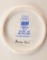 Zsolnay rőzsén ülő asszony. Terv.: Sinkó András. Kézzel festett, jelzett, hibátlan, m: 27 cm