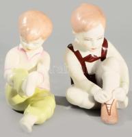 Aquincum cipőt kötő fiú és öltözködő lány, jelzett, hibátlan.