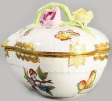 Herendi Viktória mintás szív alakú bonbonier rózsa fogóval. Jelzett, kézzel festett, rózsákon minimá...