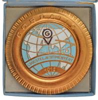 DN (~1960) "CORDATIC OGV (Országos Gumiipari Vállalat) - Csúcsteljesítményért" zománcozott, aranyozott bronz hűtőrács dísz, "1016" sorszámmal, eredeti tokban (72,5mm) T:AU,XF