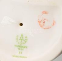 Hollóházi Korsósnő. Terv.: J. Seregély Márt. Jelzett, hibátlan, m: 27,5 cm