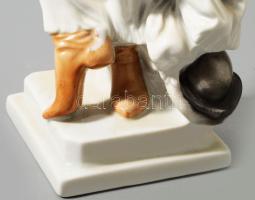 Herendi Tertia mulatozó férfi. Jelzett, kézzel festett, hibátlan, m: 29,5 cm