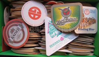 ~300db főleg különféle söralátét