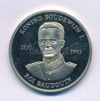 Belgium DN(1997G) "I. Baldvin belga király 1930-1993 / Az egység erőt ad" kétoldalas, jelzetlen Ag emlékérem kapszulában, hátoldalán "G" gyártói jelzéssel (Bayerisches Münzkontor), (11,80g/30mm) T:AU (eredetileg PP) Belgium DN(1997G) "Koning Boudewijn 1. - Roi Baudouin 1930-1993 / L'union fait la force" two-sided, unmarked Ag commemorative medallion, with "G" maker's mark on the reverse (Bayerisches Münzkontor), (11,80g/30mm) C:AU (originally PP)