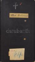 1916-1921 A Budapesti Kir. M. Tudomány-Egyetem fényképes leckekönyve orvostanhallgató részére, benne neves tanárok: köztük: Eötvös Loránd, Mauritz Béla, Dollinger Gyula, Bókay Árpád, Jendrassik Ernő és mások aláírásaival. Sérült vászonkötésben.
