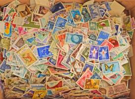 Románia sok ezer átnézetlen régi és modern bélyeg karton dobozban. Kitűnő böngészde!!