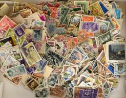 Olaszország, átnézetlen, rendezetlen anyag szaloncukros dobozban. Érdemes megnézni!