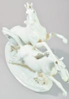 cca 1930 Karl Ens vágtázó lópár. Jelzett, egyik farok vége letört, de megvan, 30x24 cm