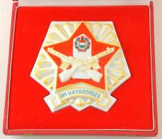 1970 k. "BM Határőrség" jelzett hollóházi porcelán plakett eredeti dísztokban (151x158mm) T:AU