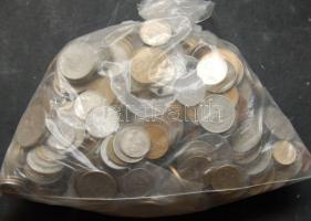 2,3kg vegyes világpénz T:vegyes