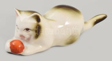 Zsolnay labdával játszó macska. Jelzett, hibátlan, h: 12,5 cm