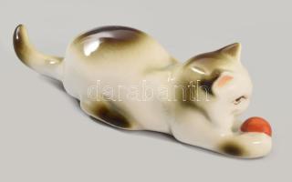Zsolnay labdával játszó macska. Jelzett, hibátlan, h: 12,5 cm