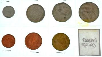 Írország 1985-1992. 1p-1P (7xklf) forgalmi összeállítás műbőr tokban T:VF
Ireland 1985-1992. 1 Penn...