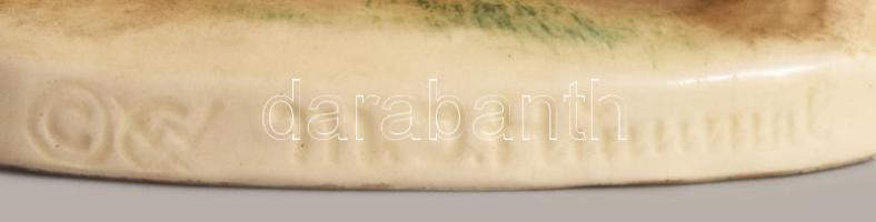 Hummel kerítésen ülő fiú, cca 1940, 111-es sorszámmal, jelzett, hibátlan , m: 14 cm