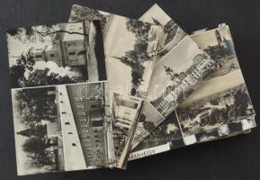 Kb. 100 db MODERN fekete-fehér magyarországi város képeslap / Cca. 100 modern black and white Hungarian town postcards