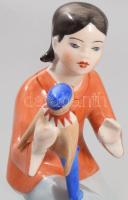 Hollóházi bohóccal babázó kislány. Jelzett, kézzel festett, hibátlan, m: 12 cm