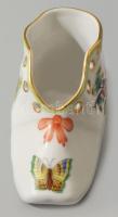 Herendi Viktória mintás porcelán cipő. Jelzett kézzel festett, hibátlan, 10x5 cm