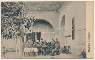 Gátalja, Gáttája, Gataia; csoportkép a vendéglő udvarán, étterem. A. Weiser fényképész / group on the restaurant's courtyard