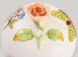 Herendi Viktória mintás bonbonier, rózsa fogóval. Jelzett, rózsán minimális pattogzással, d: 7,5 cm