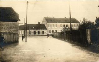 Fogaras, Fagaras; Olt áradása, árvíz / flood. photo (gyűrődés / crease)