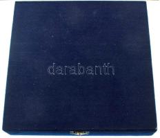 Korea 2002. "Elismerő Emléktábla Dr. János Ginsztlernek, a Magyar Mérnöki Akadémia elnökének - ...