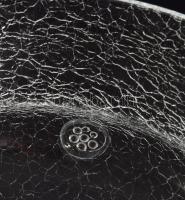 Krakléüveg asztalközép kínáló bütykös díszítéssel. Jelzés nélkül, hibátlan, d: 21 cm, m: 11,5 cm