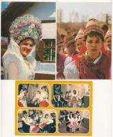 37 db MODERN megíratlan motívum képeslap: népviseletek / 37 modern unused motive postcards: folklore