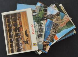 100 db MODERN megíratlan magyar és külföldi motívum képeslap, közte néhány RÉGI / 100 modern unused Hungarian and foreign motive postcards, with some pre-1945 ones