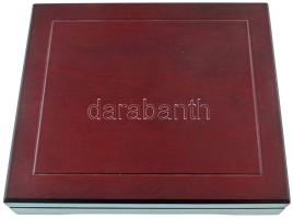 Mahagóni fa érmetartó kazetta bársonybéléssel, 1db beépített + 1db kivehető tálcával, összesen 24db ...