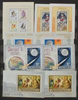 Kb 80 magyar blokk, sorozatok, kevés külföldi bélyeg 12 lapos A4-es berakóban