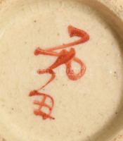 cca 1880 Japán váza pár. Japán, Meidzsi-kor, kézzel festett, jelzett, egyiken erős mázrepedéssel, m:...