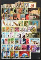 Sok száz arab motívum bélyeg sorokkal, néhány blokkal 10 lapos A4-es spirálos berakóban