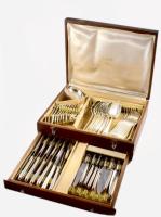 Christofle Boréal 12 személyes evőeszköz készlet, jelzett díszdobozban. Ezüstözött alpakka, jelzett, hozzá jelzett fa díszdoboz felnyitható és fiókos.   Christofle Boréal 12-person cutlery set, in a marked gift box. Silver-plated alpaca, marked, with a marked wooden gift box that can be opened and has drawers.