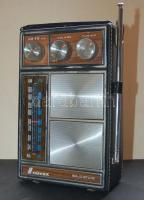 Nuvox Solid State márkájú hordozható rádió jó állapotban (méretei 16x24x9cm)