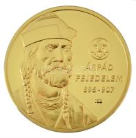 ifj. Szlávics László (1959-) 2011. "Nagy Magyarok / Árpád fejedelem" aranyozott Cu emlékérem kapszulában (40mm) T:PP