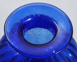 Kék bordázott üveg váza- Anyagában színezett, formába öntött, hibátlan, m: 16 cm