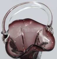 Cseh lila kosár. Anyagában színezett, hutaüveg, hibátlan, m: 22 cm