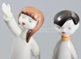 Hollóházi zsebredugott kezű kisfiú + nyújtózkodó kislány. Terv.: Káldor Aurél. Jelzett, hibátlan, m:...