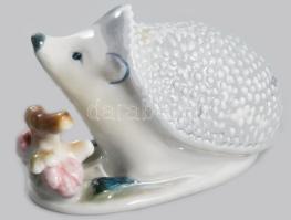 Zsolnay sündisznó. Terv.: Őry Ferenc. Jelzett, hibátlan, 10x6 cm