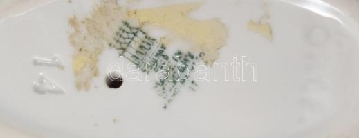 Zsolnay sündisznó. Terv.: Őry Ferenc. Jelzett, hibátlan, 10x6 cm