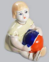 Polonne lány labdával. Jelzett, hibátlan, m: 9 cm