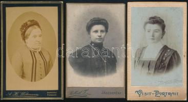cca 1890-1910 3 db hölgyeket ábrázoló keményhátú fotó, 10,×6,5 cm